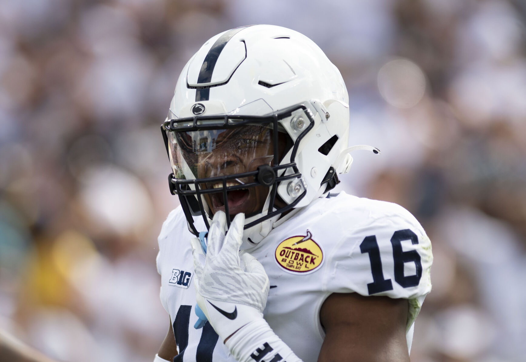 Outback Bowl 2022, Brown (16)